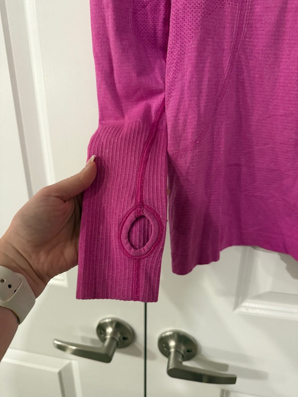 Lightly worn lululemon Women's Long-Sleeve Seamless Active Top - Hot Pink size 4 - Picture 7 of 13